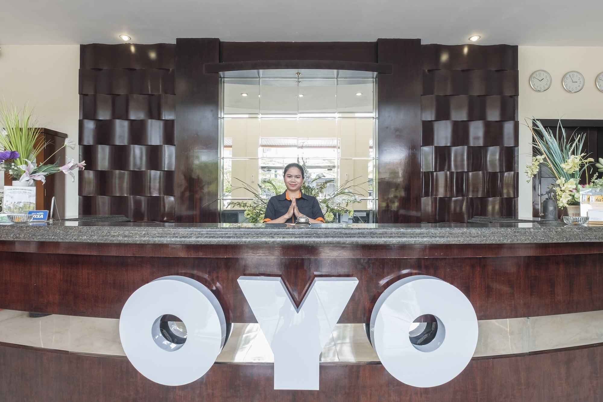 Oyo 424 Asia Hotel マカッサル エクステリア 写真