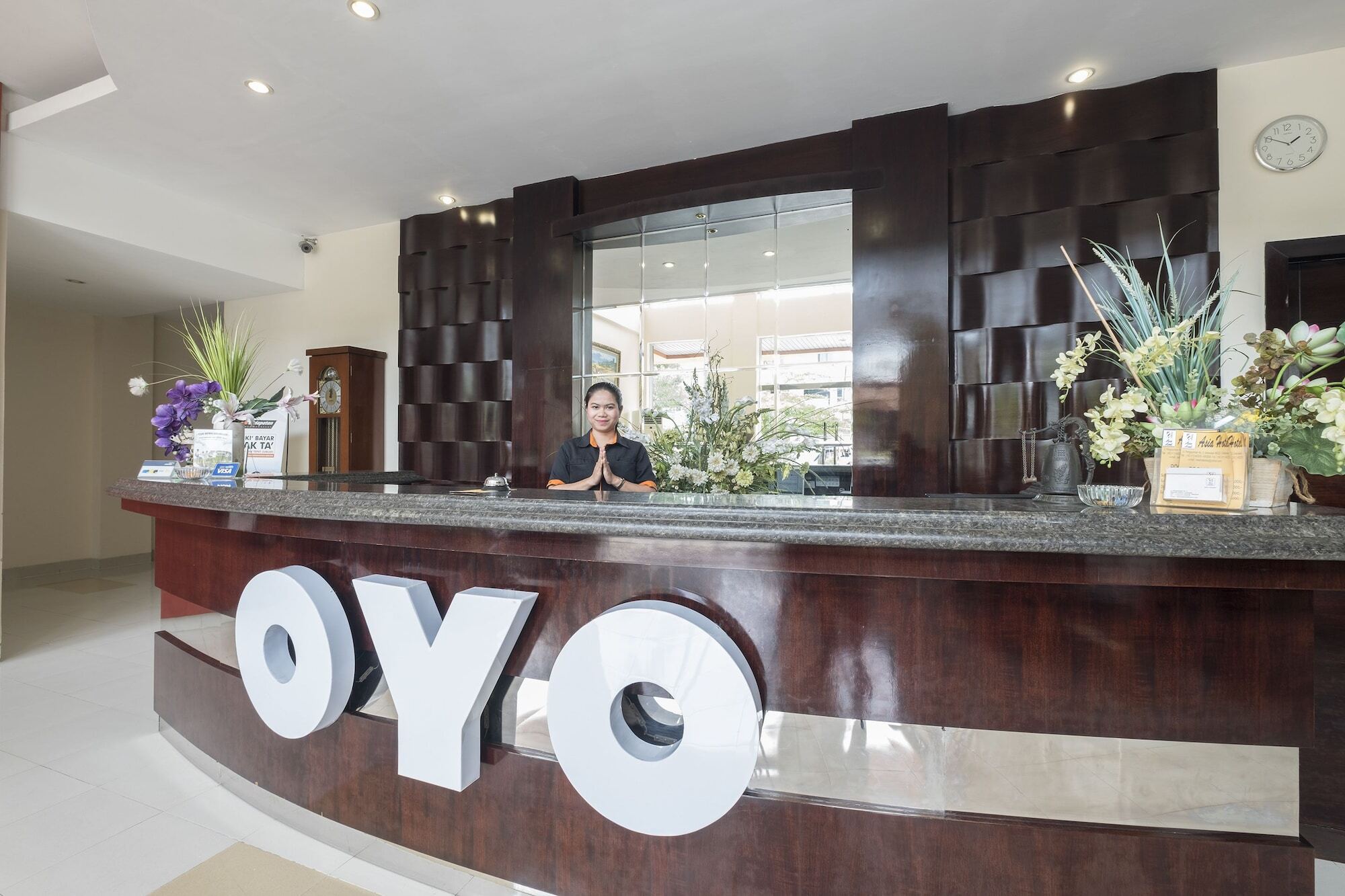 Oyo 424 Asia Hotel マカッサル エクステリア 写真